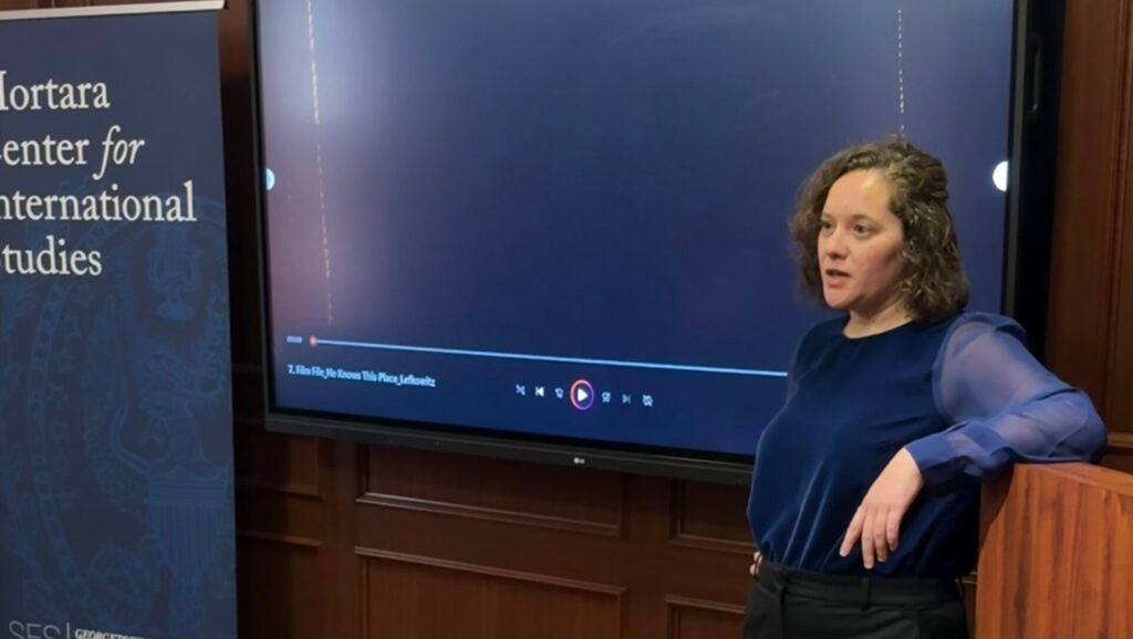 Melissa Lefkowitz introducing "He Knows This Place"